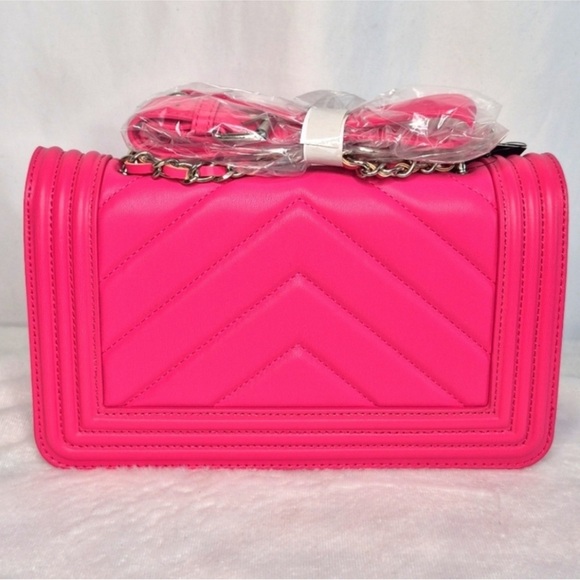 Badgley Mischka Hot Pink Chevron Crossbody Bag NWT Vegan Leather - Picture 5 of 12